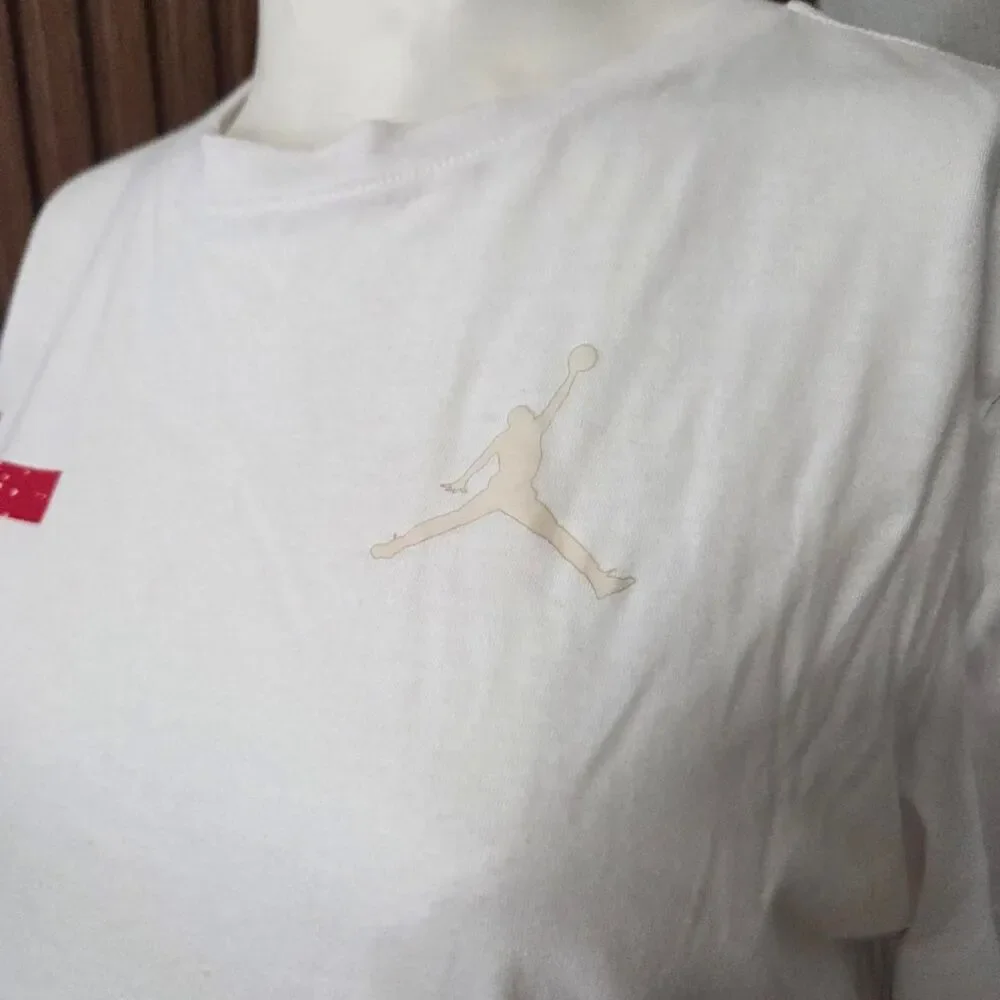 Jordan Men's White and Red T-shirt
